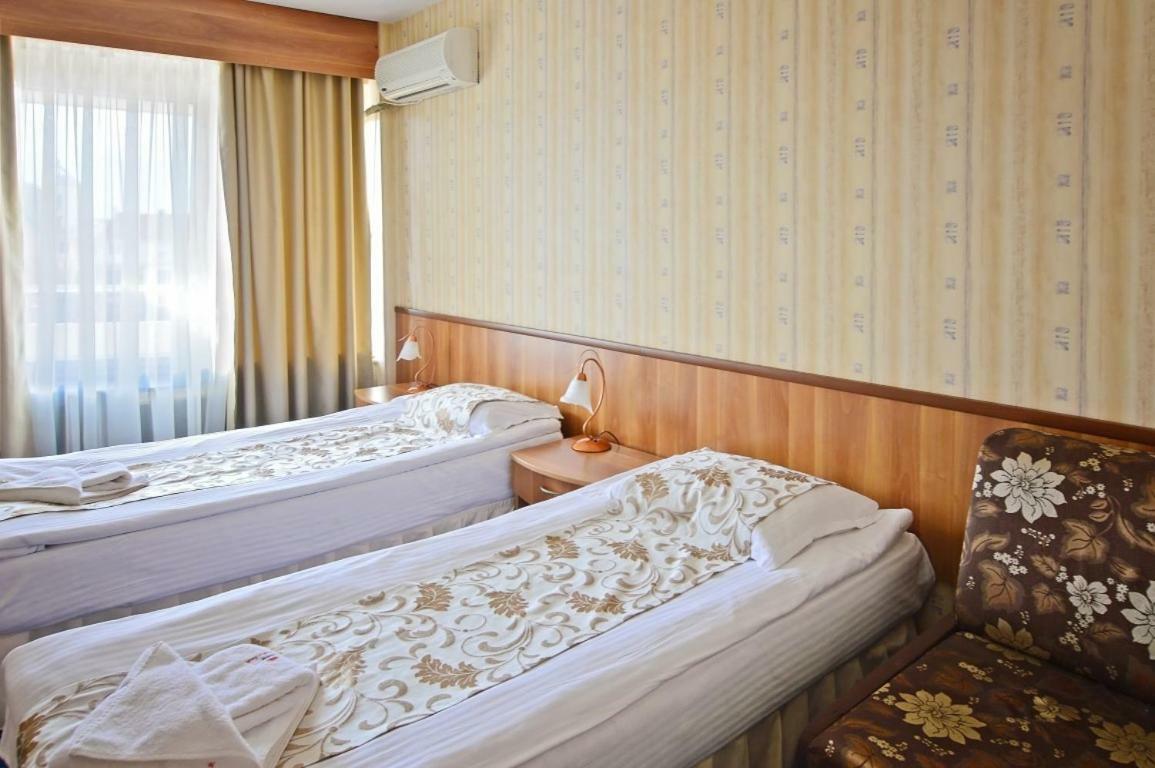 Хотел Казанлък Eksteriør billede